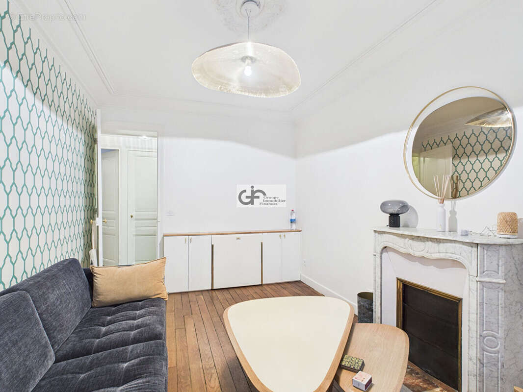 Appartement à PARIS-16E