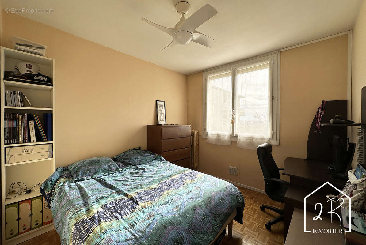Appartement à PIERRE-BENITE
