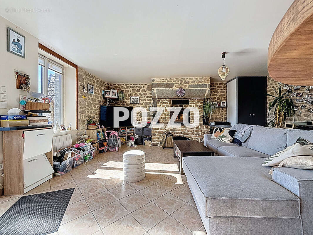 Maison à CHAMPCERVON