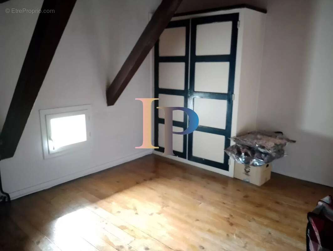 Maison à LA CLAYETTE