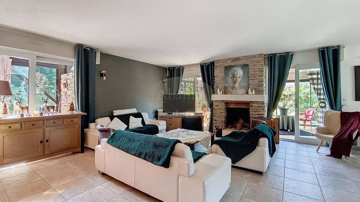 Maison à JUZET-DE-LUCHON