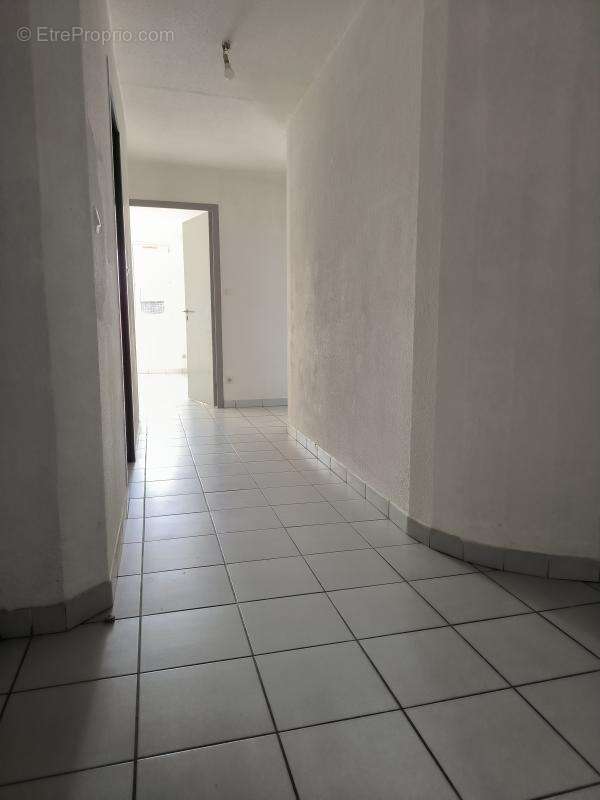 Appartement à SAINT-JEAN-DE-MUZOLS