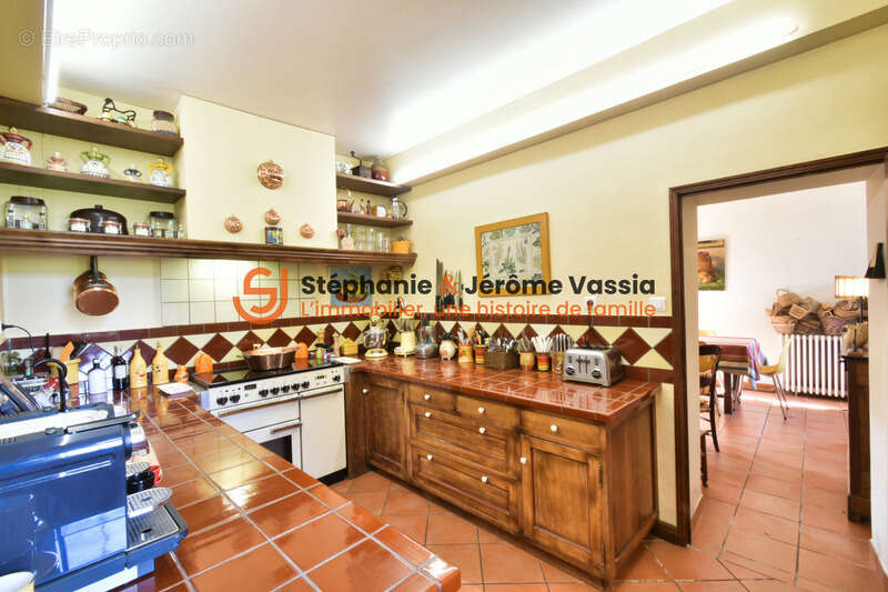 Propriété de prestige du XVIIIᵉ siècle – Domaine sur 4 hectares avec dépendances – Pyrénées - photo 9