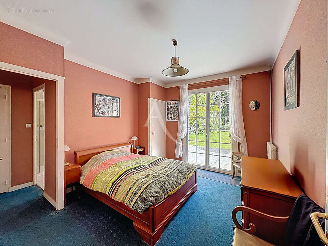 Carquefou Est, Propriété de charme 230 m²  au sol. - photo 6