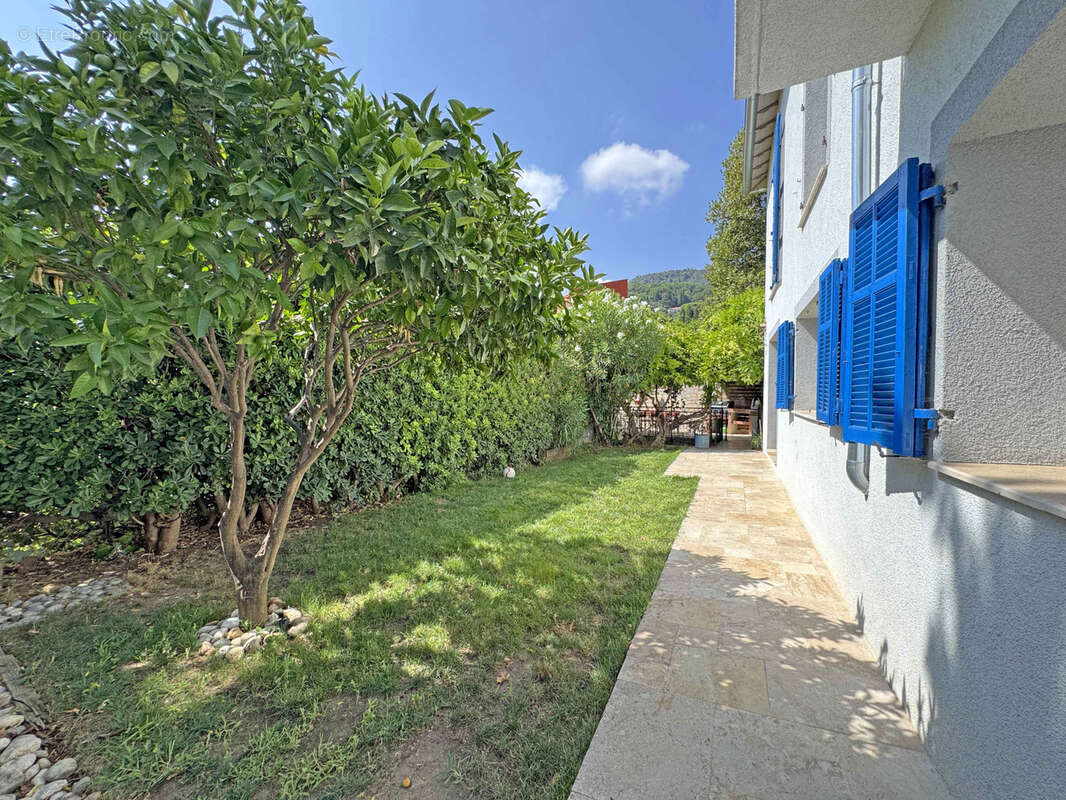 Vence - Villa rénovée avec jardin et appartement indépendant à proximité du centre-ville - photo 16