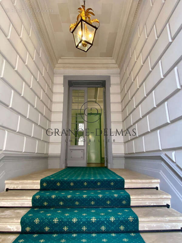 Appartement  immeuble pierre  - JARDIN PUBLIC - photo 9