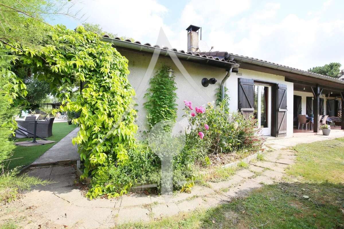 A vendre propriété de 7 pièces à POMPERTUZAT - photo 16