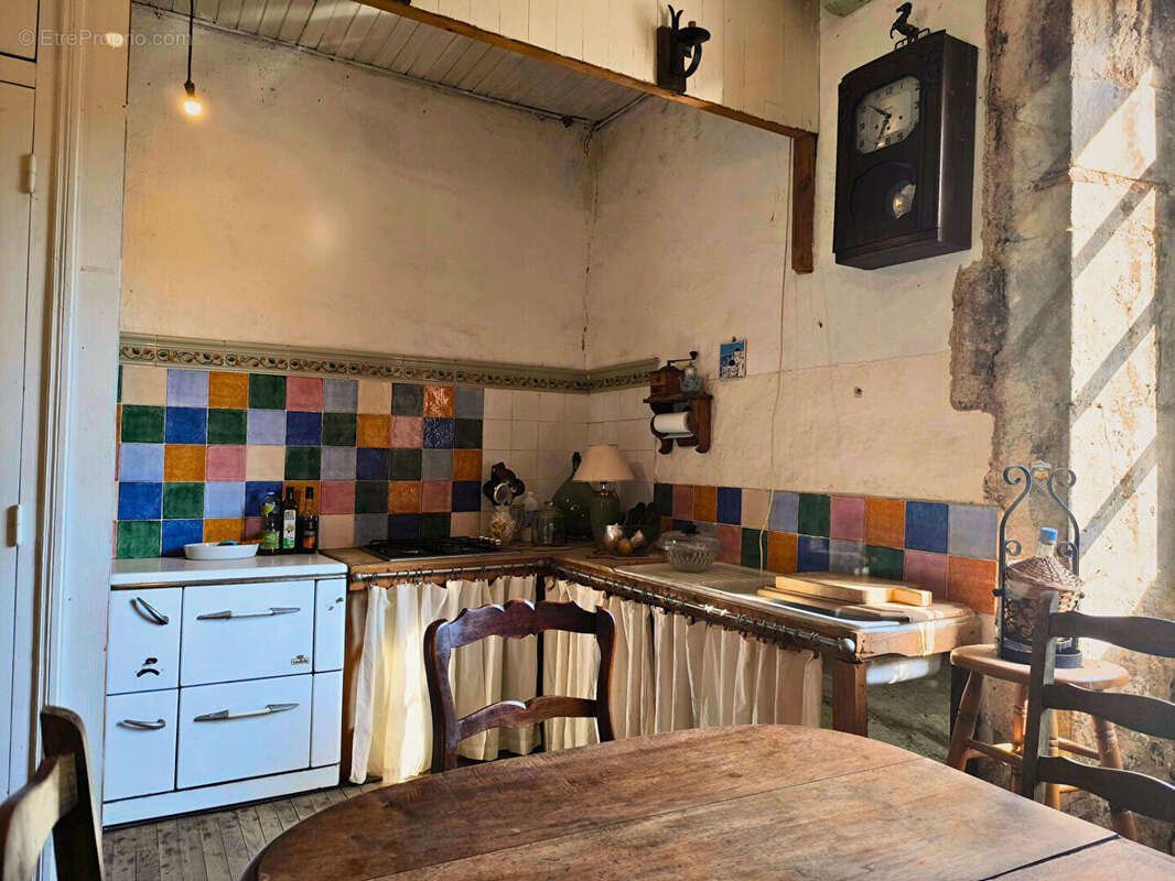 Maison à LIVINHAC-LE-HAUT