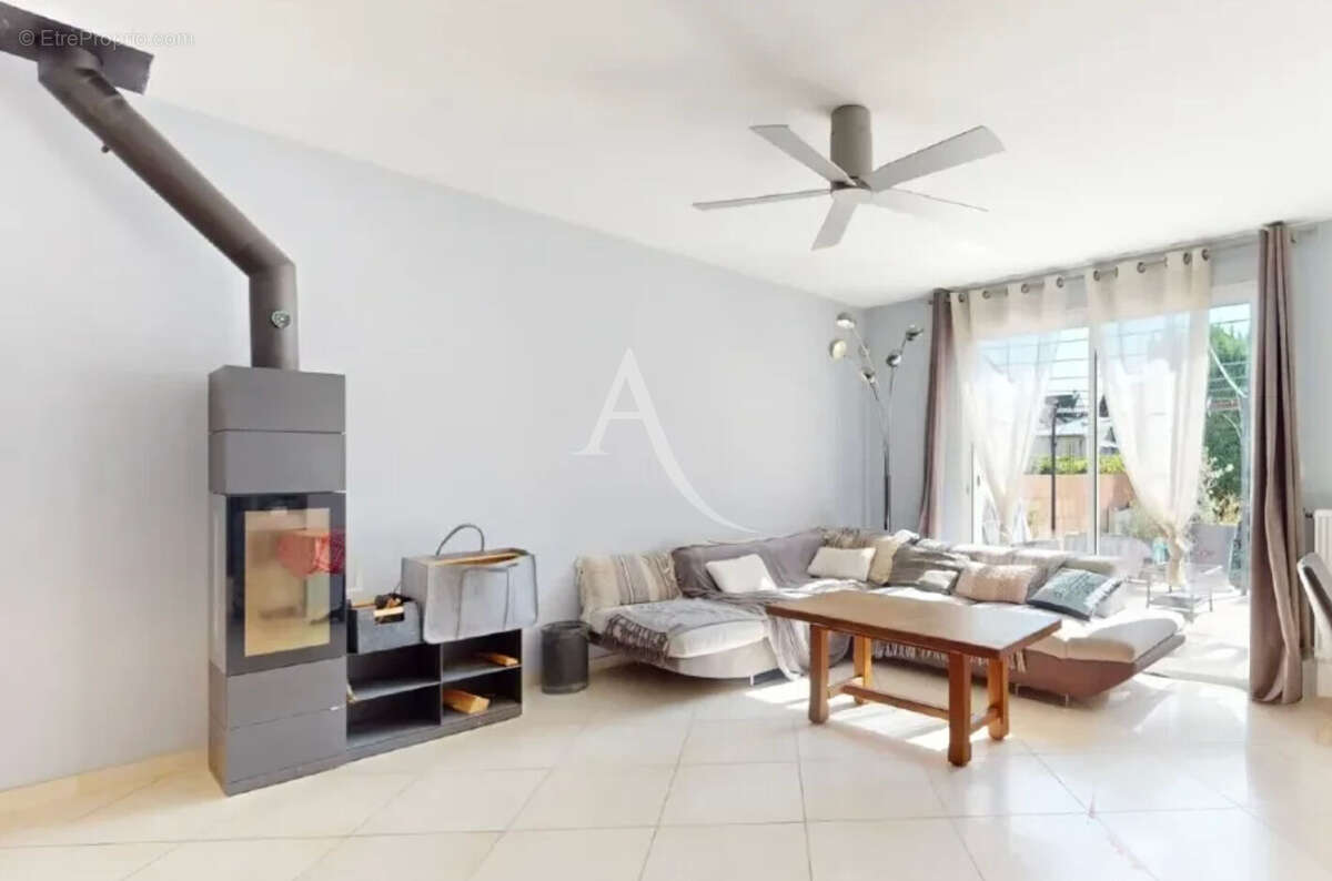 Maison à CHAMPS-SUR-MARNE