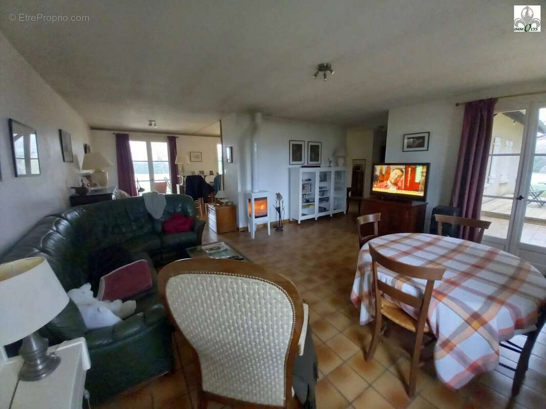 Maison à LA GENETE
