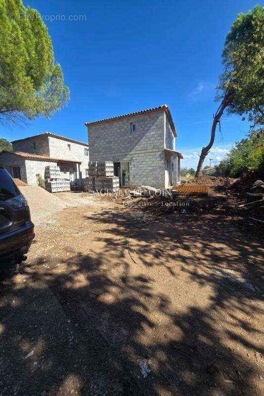 Maison à LA MOTTE