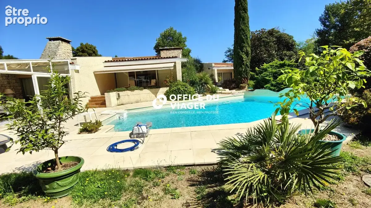Maison - 6 pièces - 180 m² - photo 2