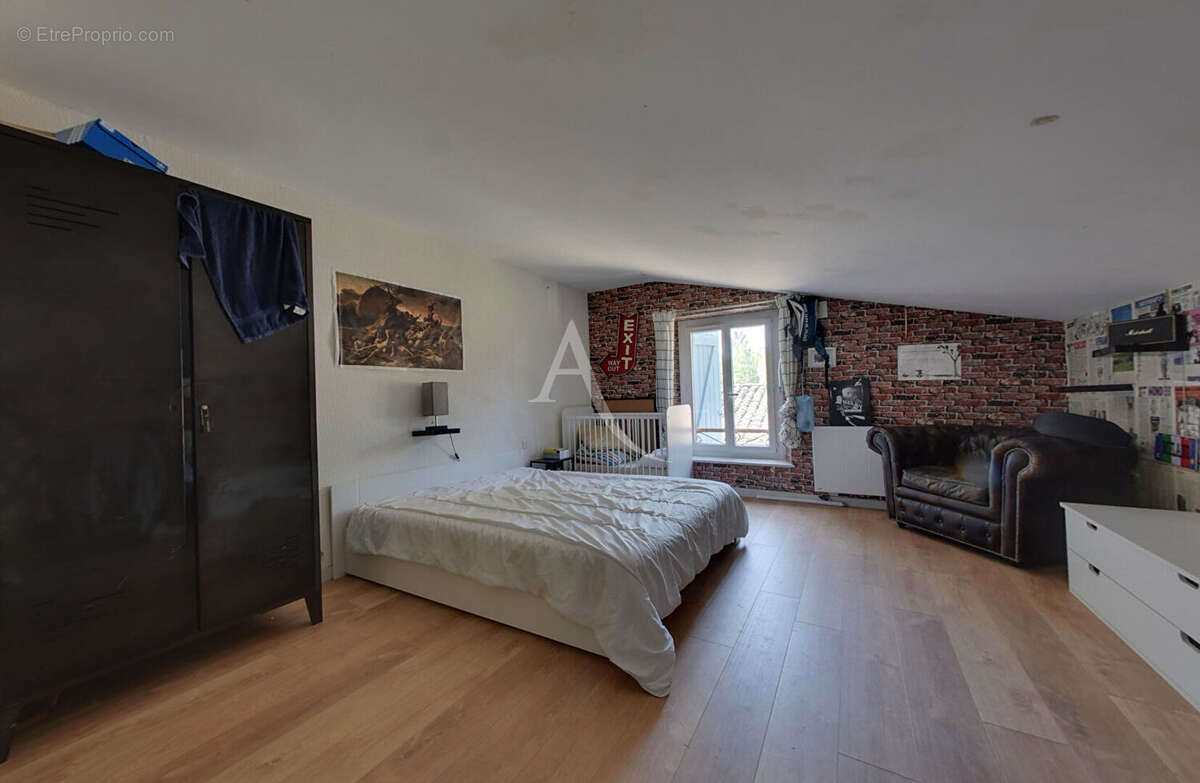 Maison à NEGREPELISSE