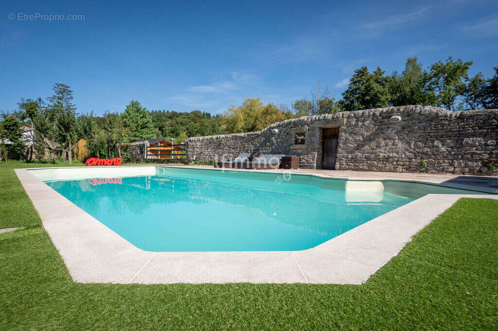 Maison à DOGNEVILLE