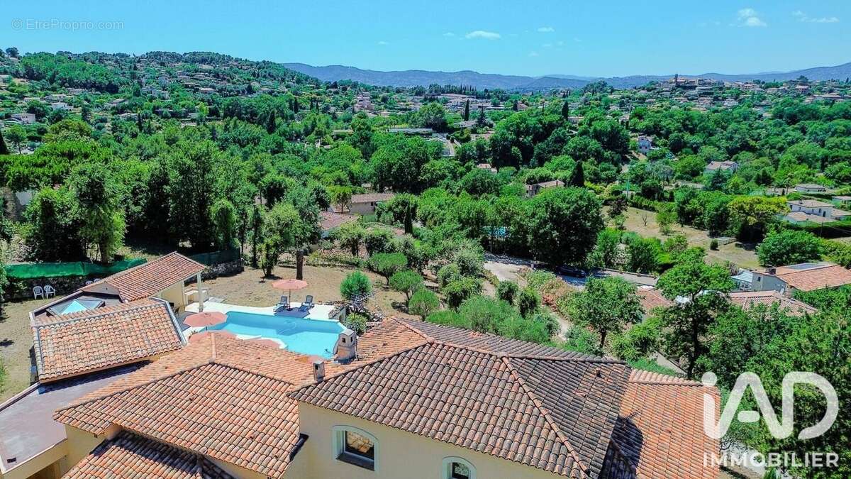 Photo 3 - Maison à CHATEAUNEUF-GRASSE