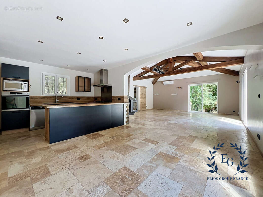 Maison 167 m² à Besse-Sur-Issole  - photo 4