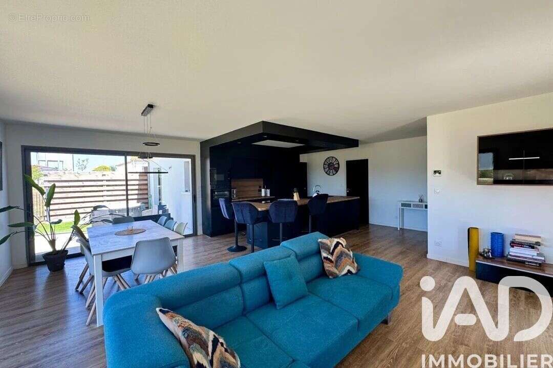 Maison 108 m² à Boutiers-Saint-Trojan  - photo 2