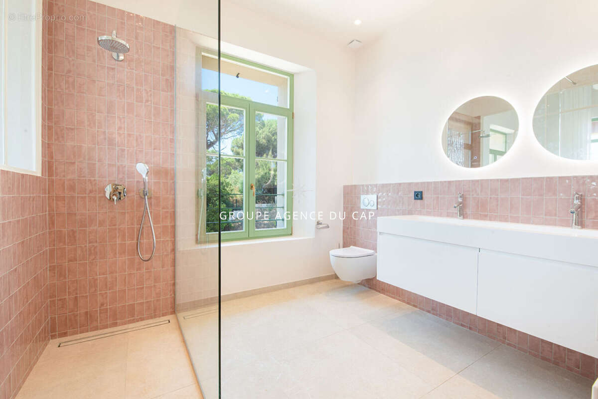 Maison à LES ISSAMBRES