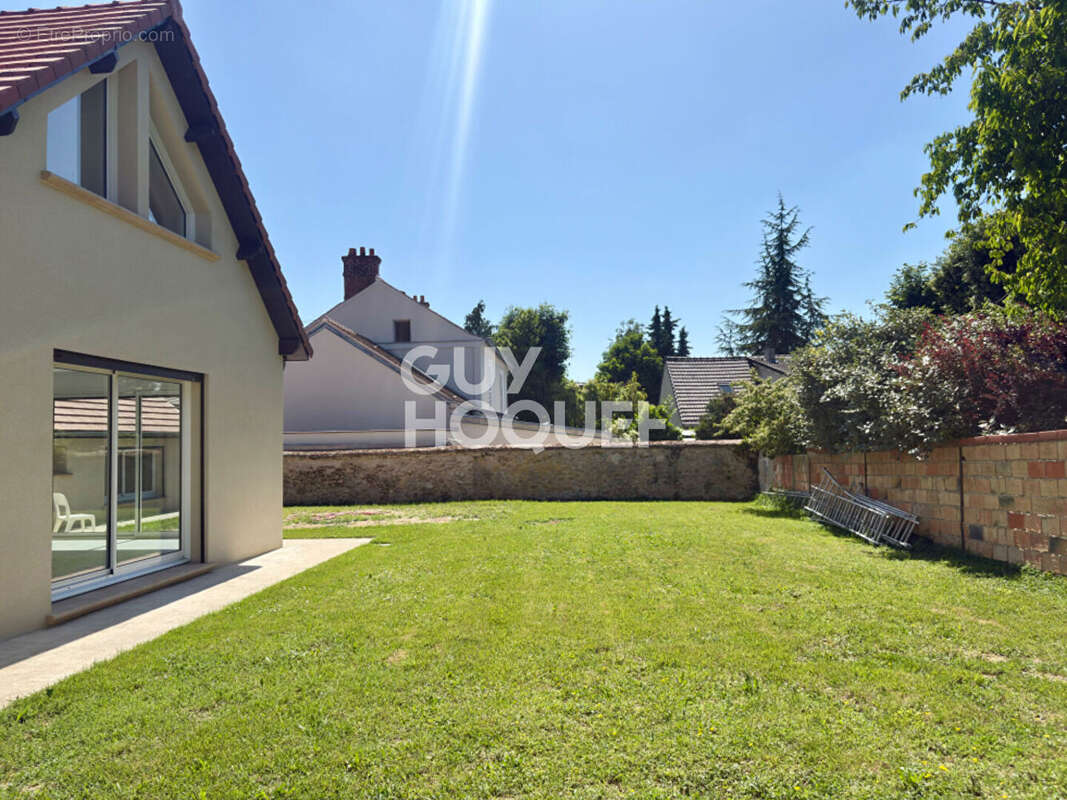 Maison à SOISY-SUR-SEINE