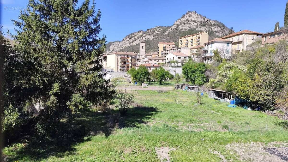 Maison 157 m² - Ascenseur - Garage - Terrain 930 m² - photo 17