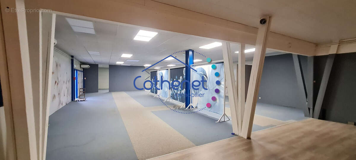 Commerce à CHAUFFAILLES