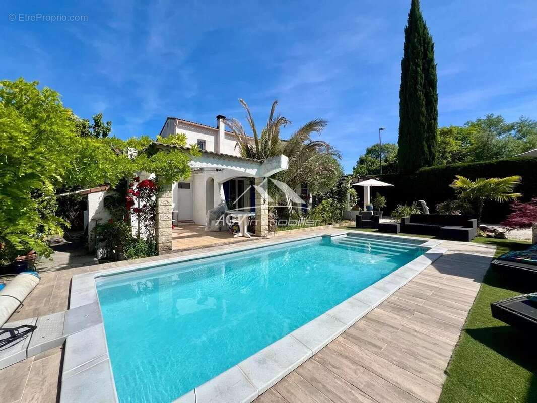 Maison à ROUSSON