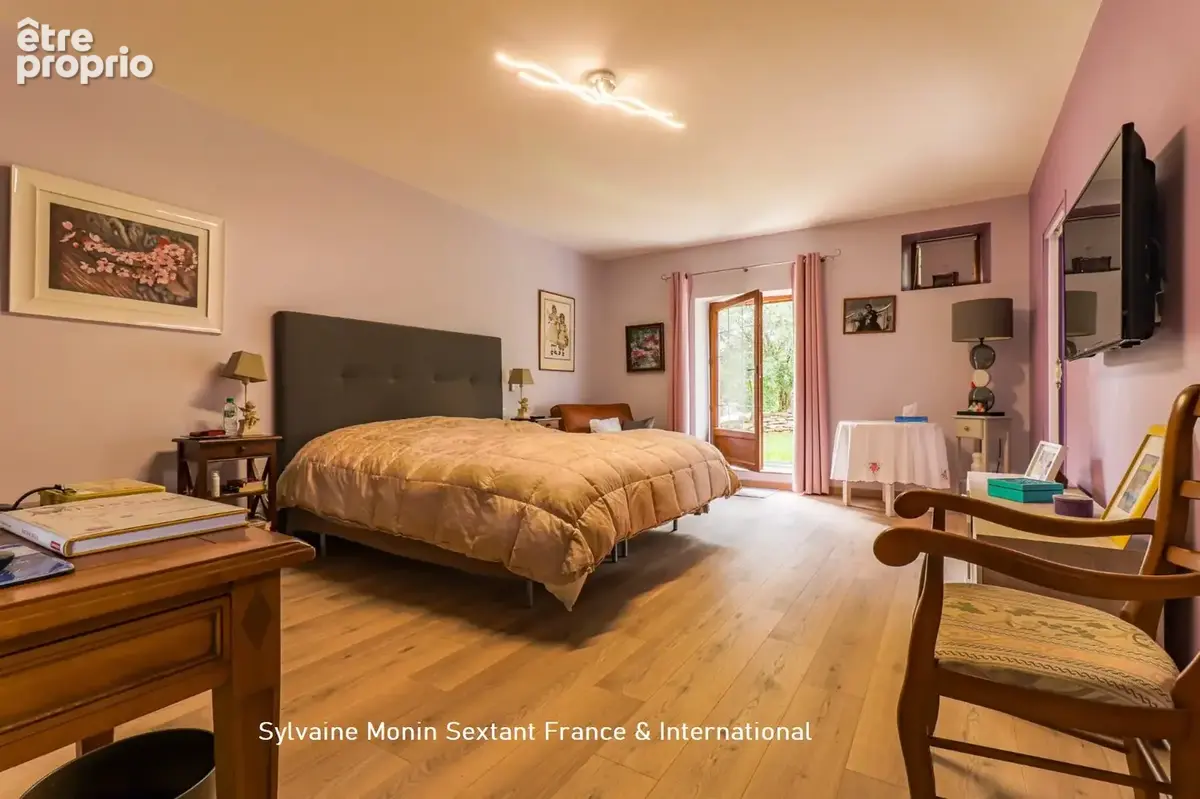 Superbe domaine de caractère du XVIIIe siècle sur 4 hectares avec piscine, maison d'amis et dépendances - photo 15