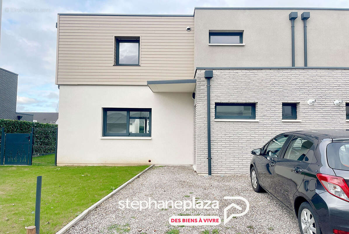 Maison à FRANQUEVILLE-SAINT-PIERRE