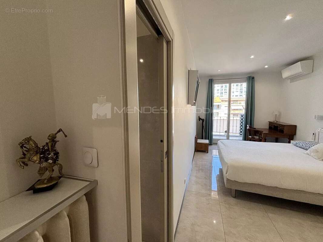 Exceptionnel dernier étage — appartement trois pièces vue mer panoramique, promenade des anglais - photo 9
