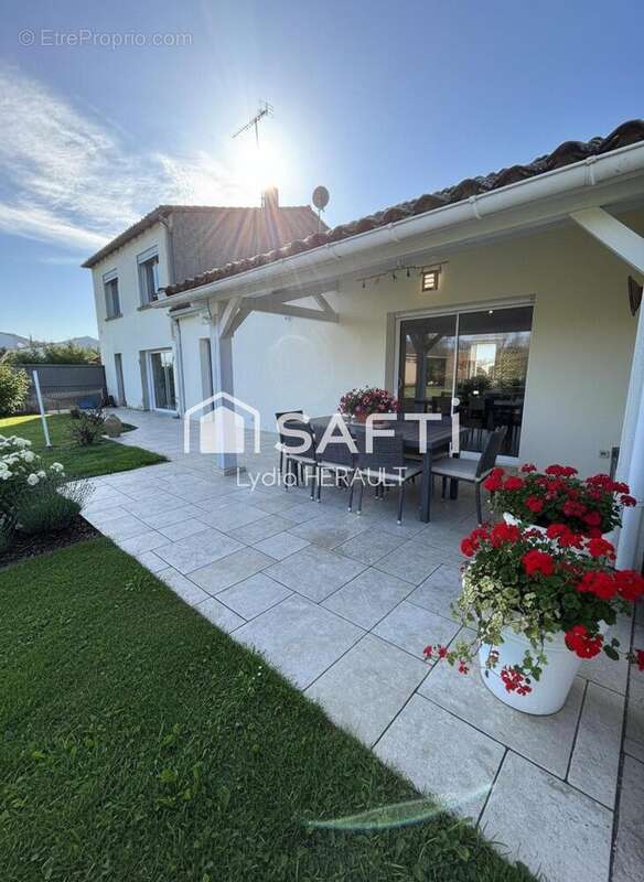 Maison 168 m² à Gondeville  - photo 7