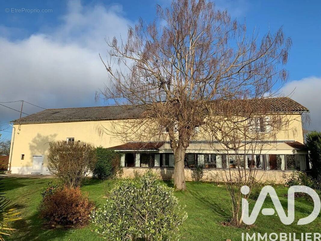 Photo 1 - Maison à MAIRE-LEVESCAULT