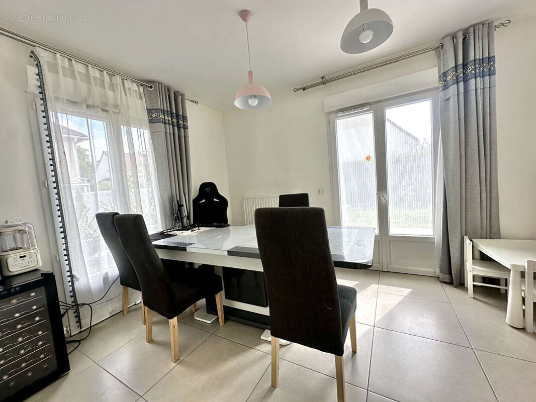 Maison à SARTROUVILLE