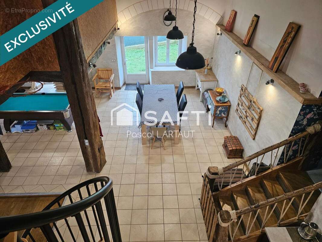 Maison 174 m² à Augerans  - photo 2