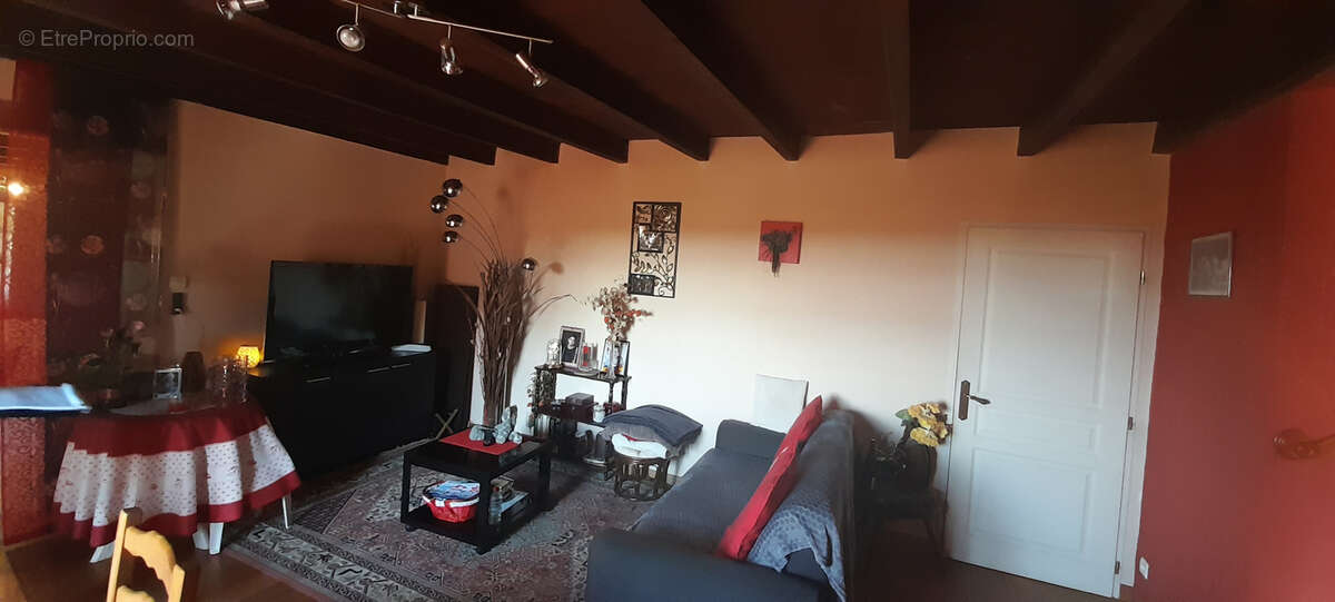 Maison à CUZORN