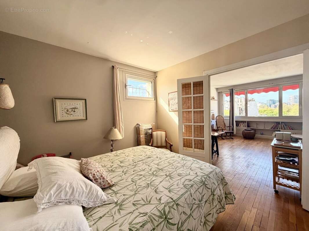 Appartement à NEUILLY-SUR-SEINE