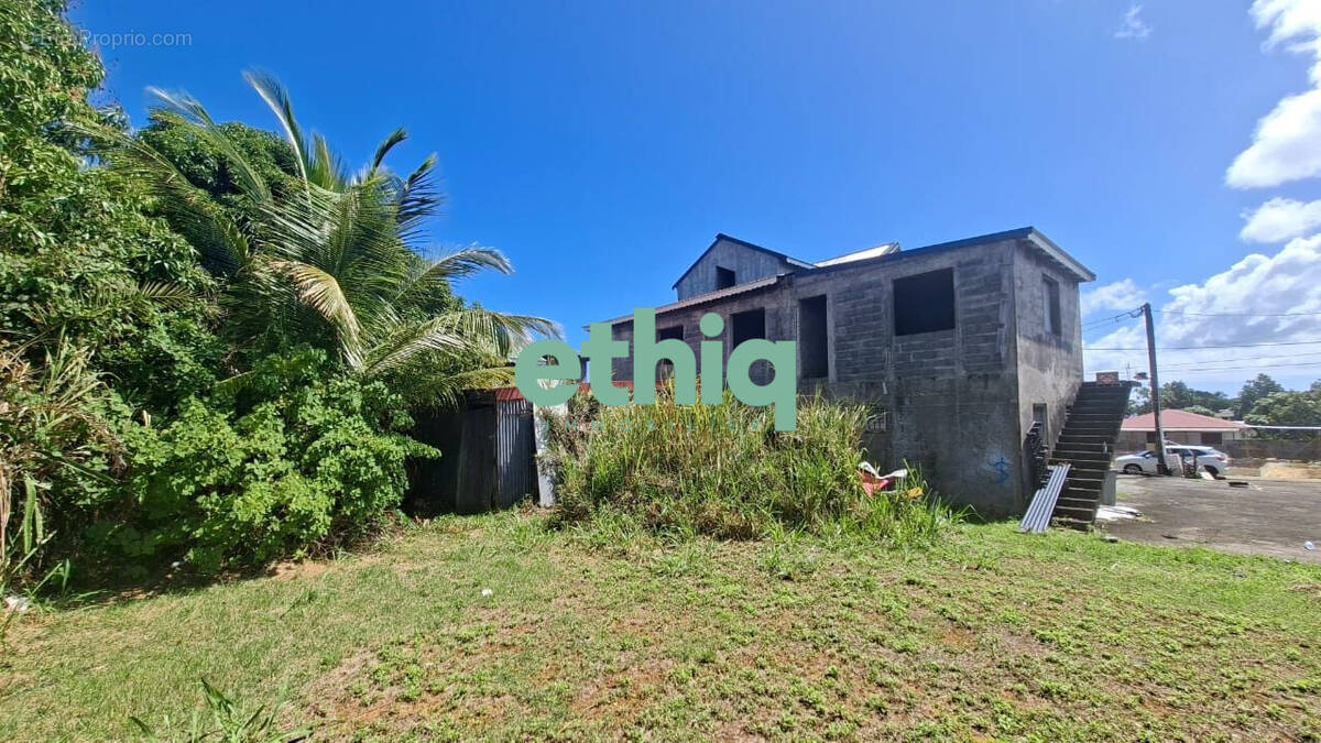 Maison à SAINTE-ROSE