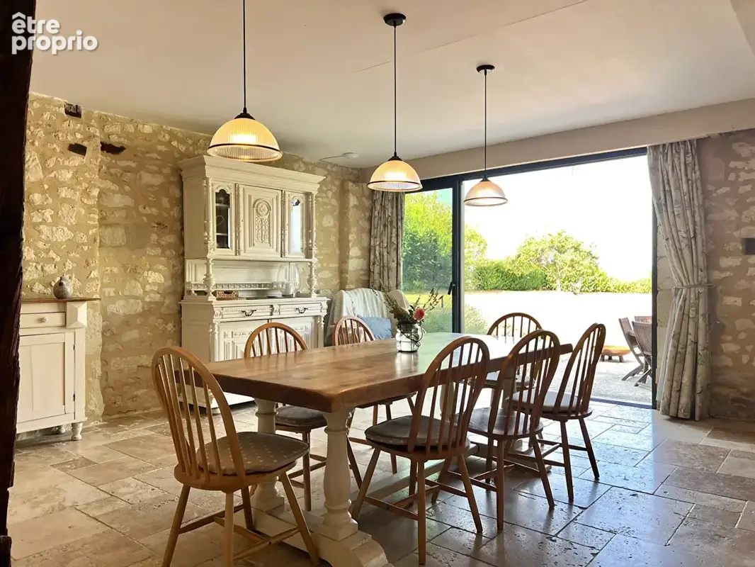 Élégante propriété familiale avec piscine dans un cadre paisible - photo 8
