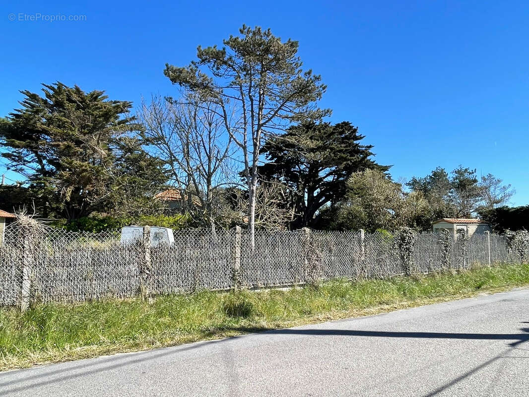 Terrain à LA PLAINE-SUR-MER