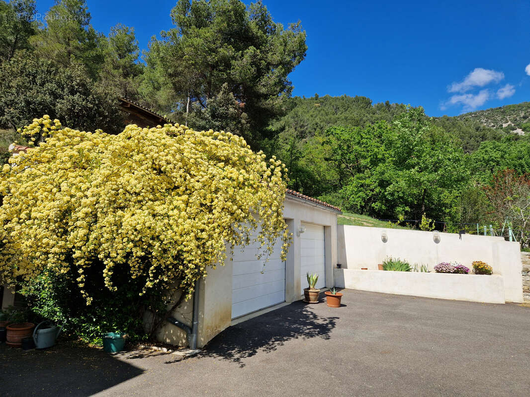 Maison à AUBRES