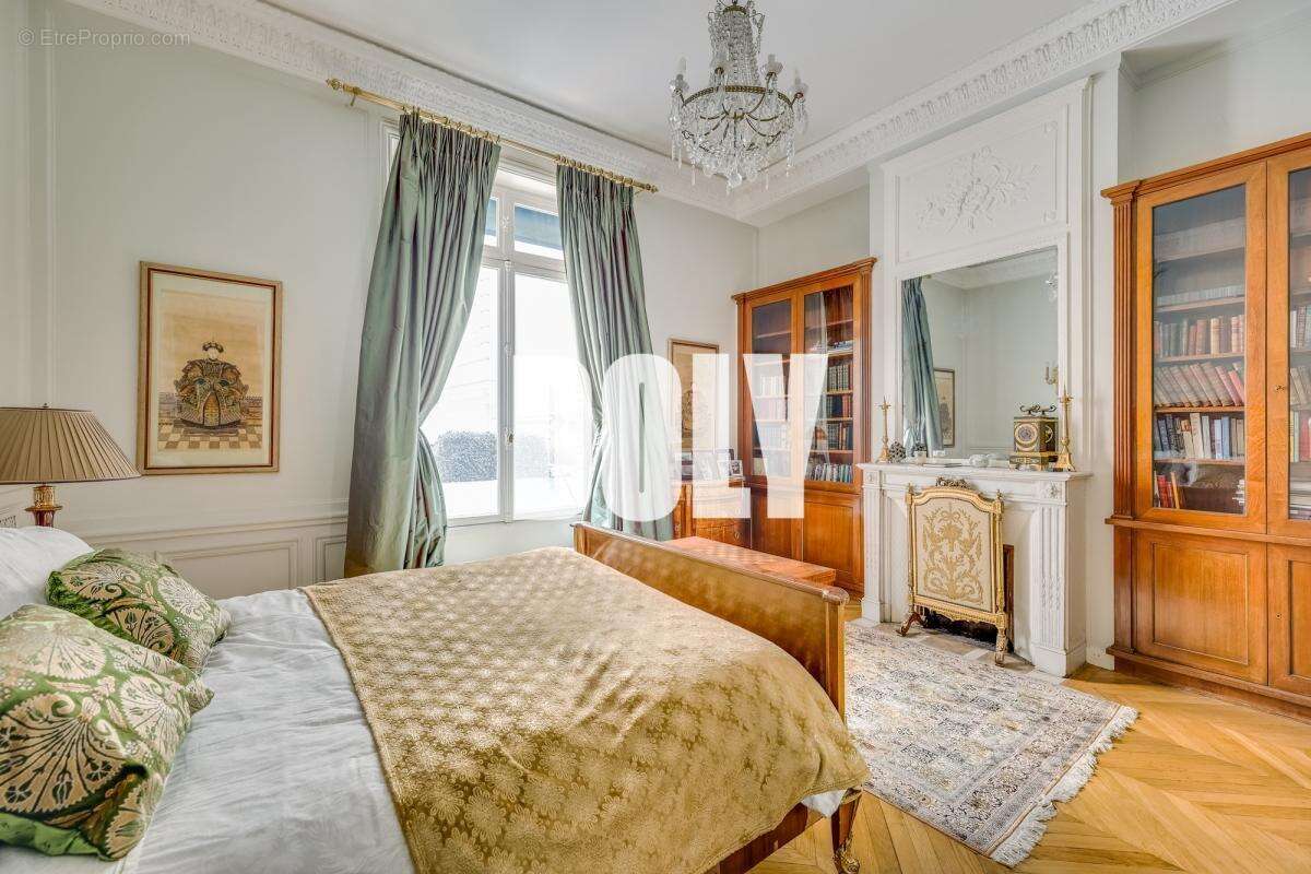 Appartement à PARIS-2E