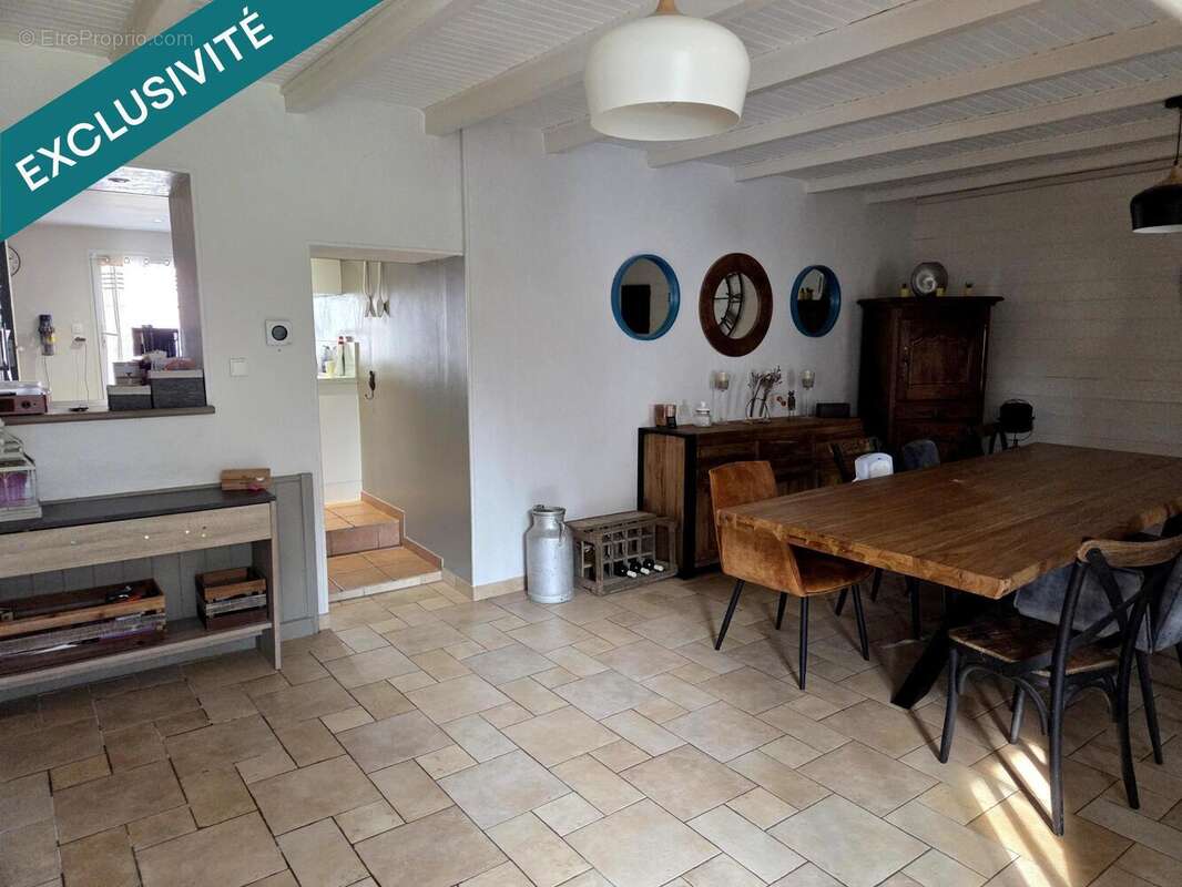 Maison 180 m² à La Creche  - photo 2