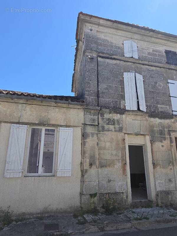 Maison 91 m² à Chateauneuf-Sur-Charente  - photo 1