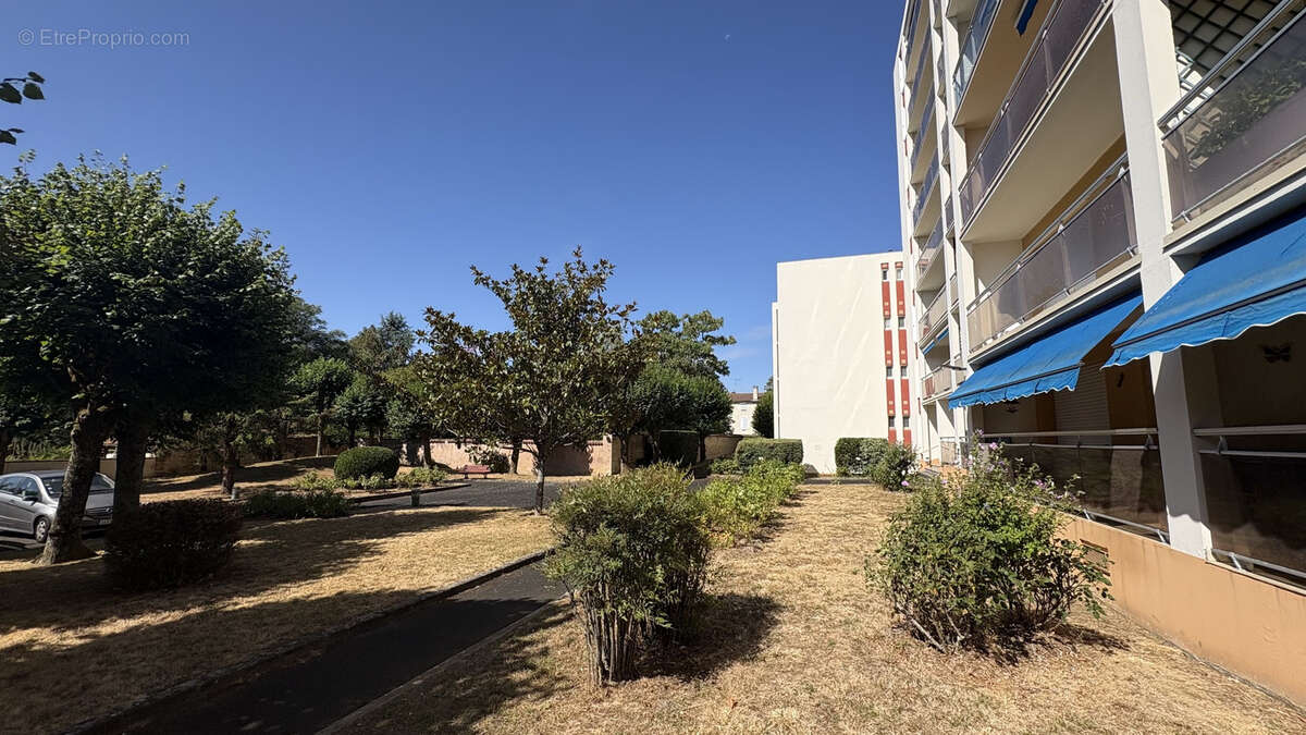 EXCLUSIVITE  appartement T3 avec garage et cave - photo 9