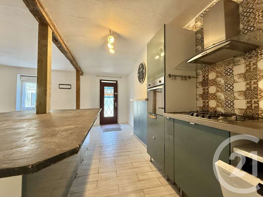 Maison à VILLENEUVE-SUR-ALLIER