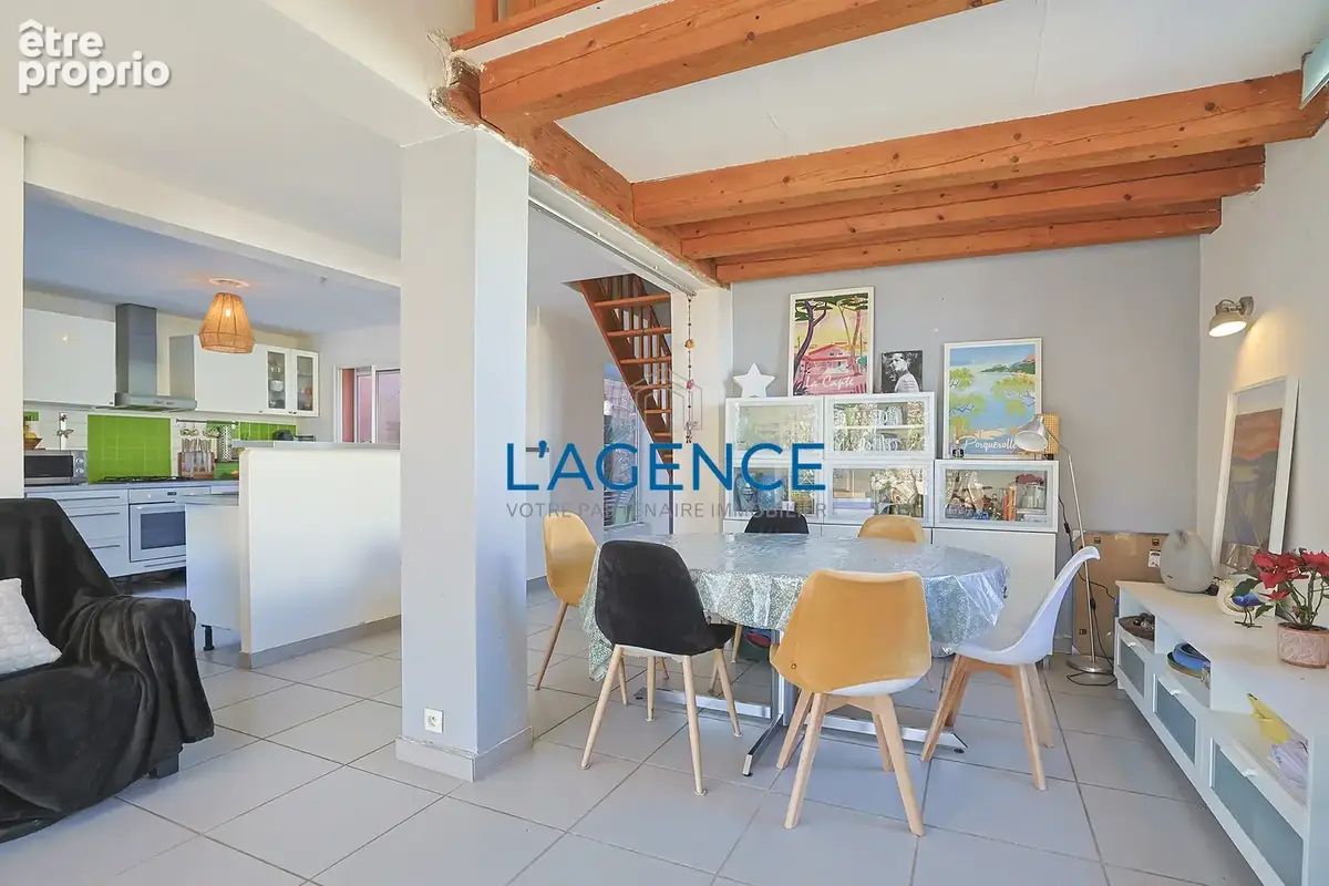 HYERES LA CAPTE - Mer à pieds - Maison de type T4 - 115m2 - photo 5