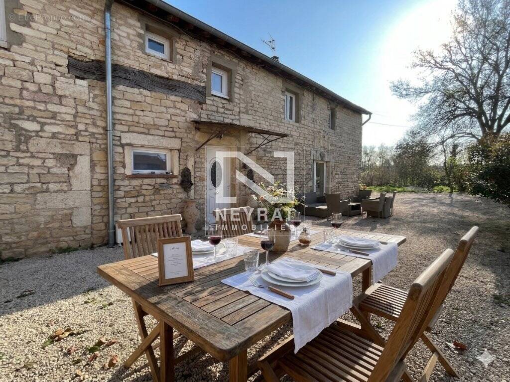 Maison à BEAUMONT-SUR-GROSNE