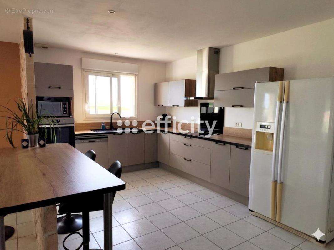 Maison 133 m² à Perignac  - photo 9