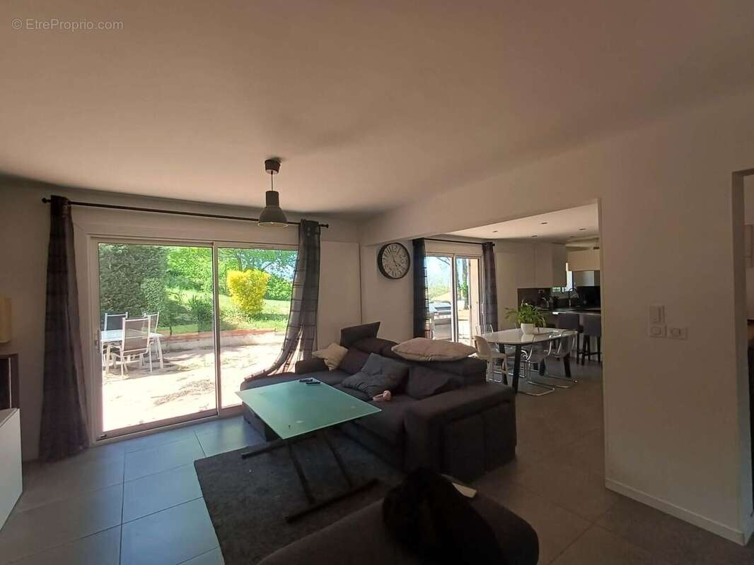 Maison 160 m² à Saint-Pierre-De-Lages  - photo 3