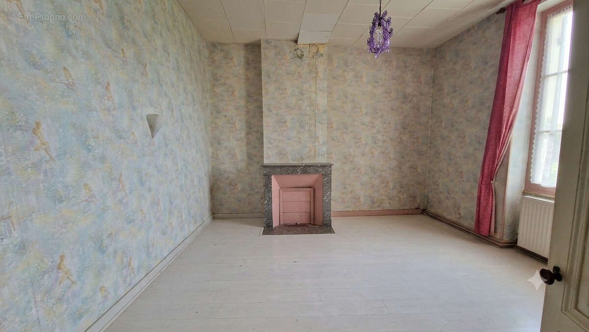 Proche st macaire - maison en pierre 140 m2 - dependances - photo 6