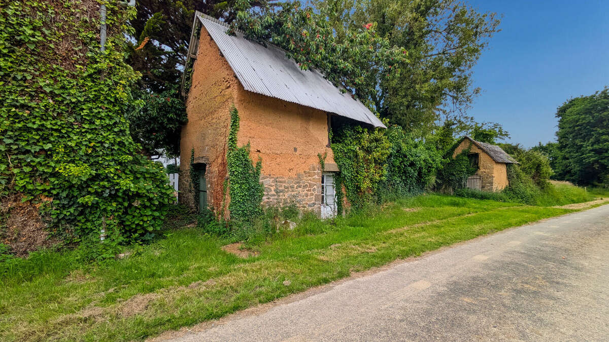 Ensemble immobilier 2 maisons hangar terrain 2753 m² Dingé - photo 16